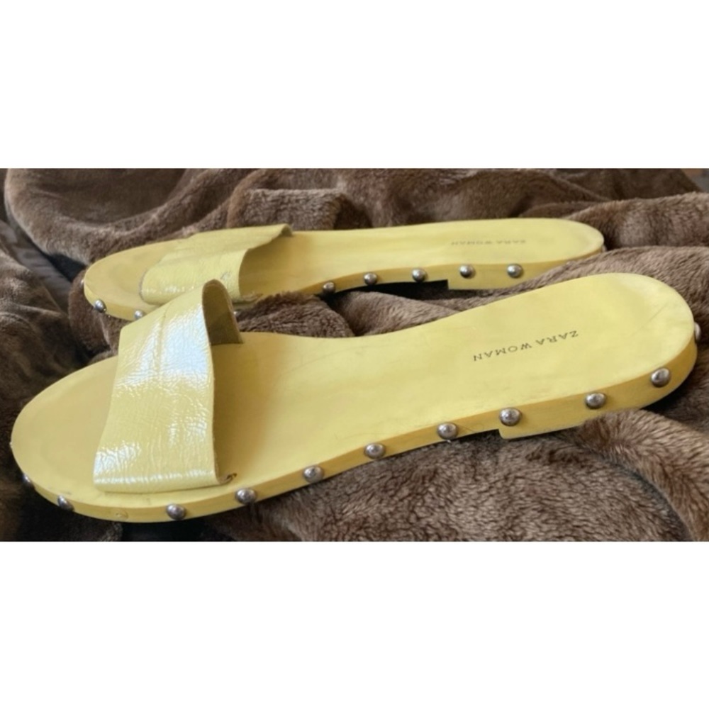 FREE Flat Sandals